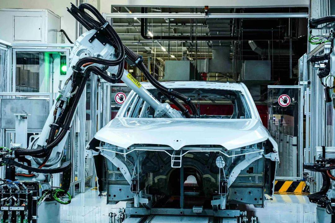 全新BMW X3在華晨寶馬沈陽工廠量產下線