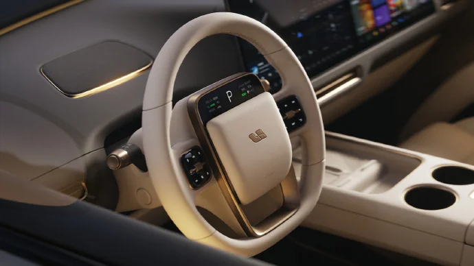 理想汽車CEO:泄密打亂了理想i8的發布節奏,按原計劃今天不會發布內飾圖。 李想:泄密打亂了理想i8的發布節奏