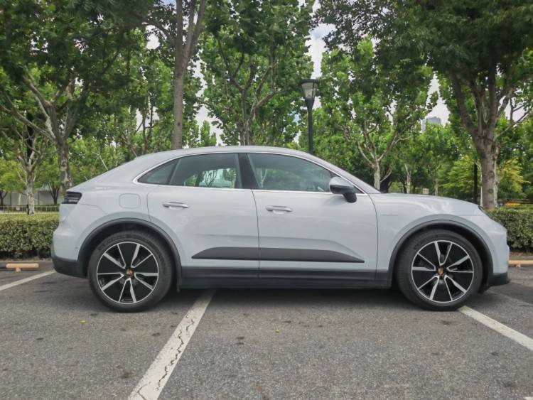 邁入電動時代 體驗全新純電Macan4