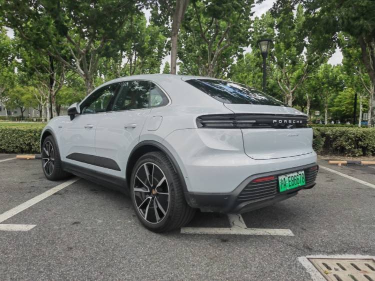 邁入電動時代 體驗全新純電Macan4