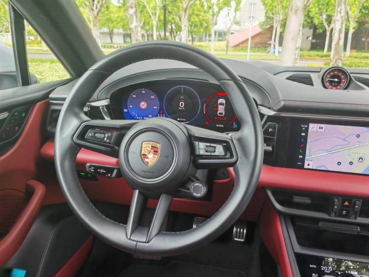 邁入電動時代 體驗全新純電Macan4