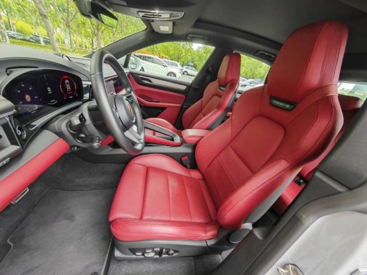 邁入電動時代 體驗全新純電Macan4