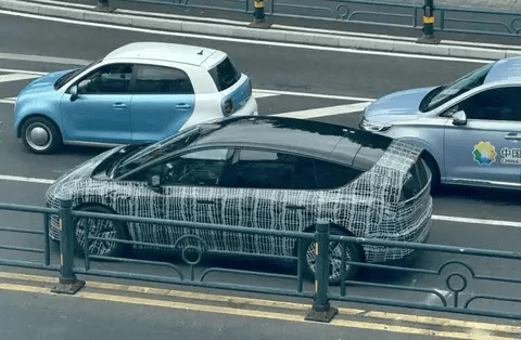 理想i8:一心對標蔚來ES8,仍被樂道L90“截胡”