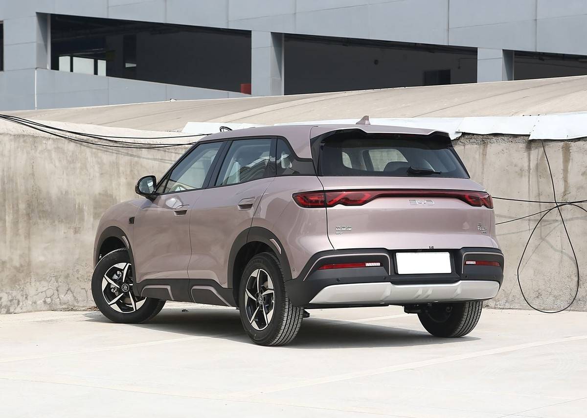 7.48萬元,元UP新入門款301KM領航型上市!配懷擋+后排出風口