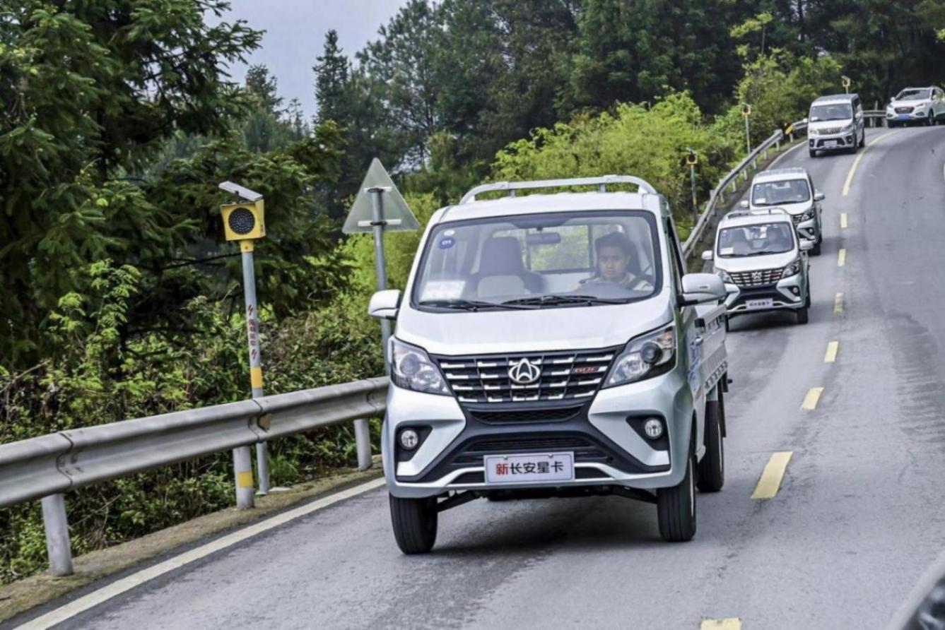 2025年輕卡年中榜:江淮進入前三 長安/東風“掉隊” 遠程領跑新能源