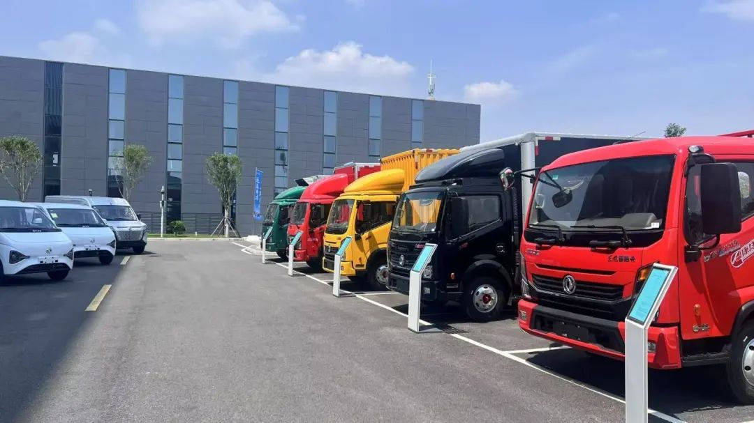 2025年輕卡年中榜:江淮進入前三 長安/東風“掉隊” 遠程領跑新能源