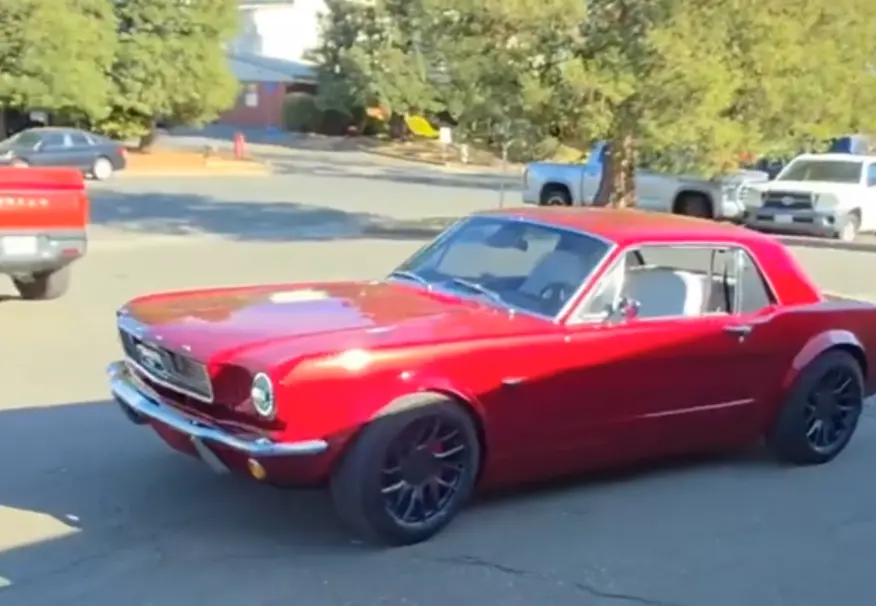 59年前的車爆改成特斯拉,竟能自動駕駛