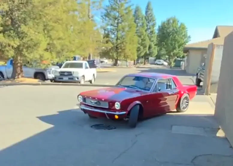 59年前的車爆改成特斯拉,竟能自動駕駛