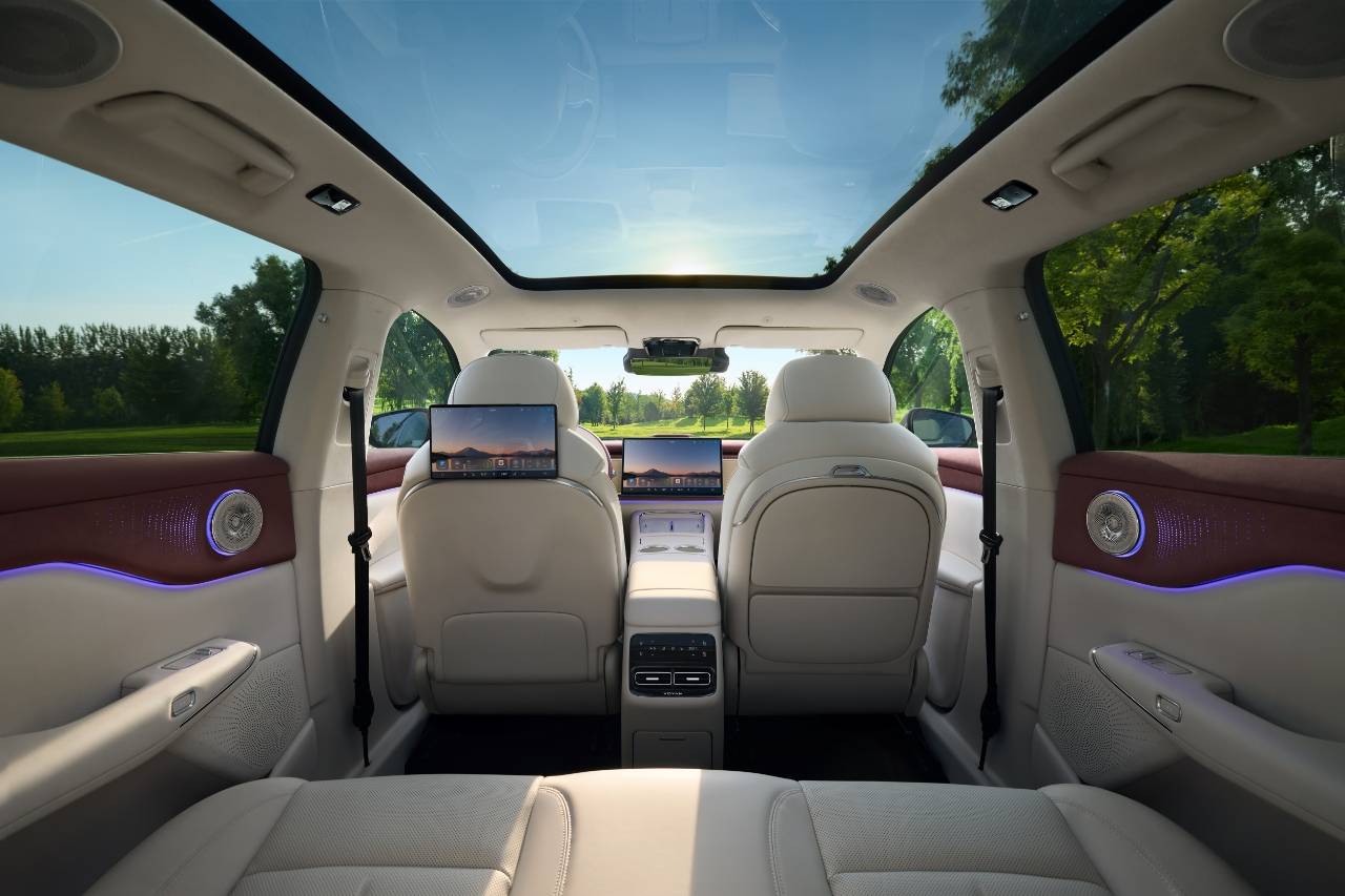 嵐圖知音22萬元起預售,華為加持能否激活“銷量第三極”?