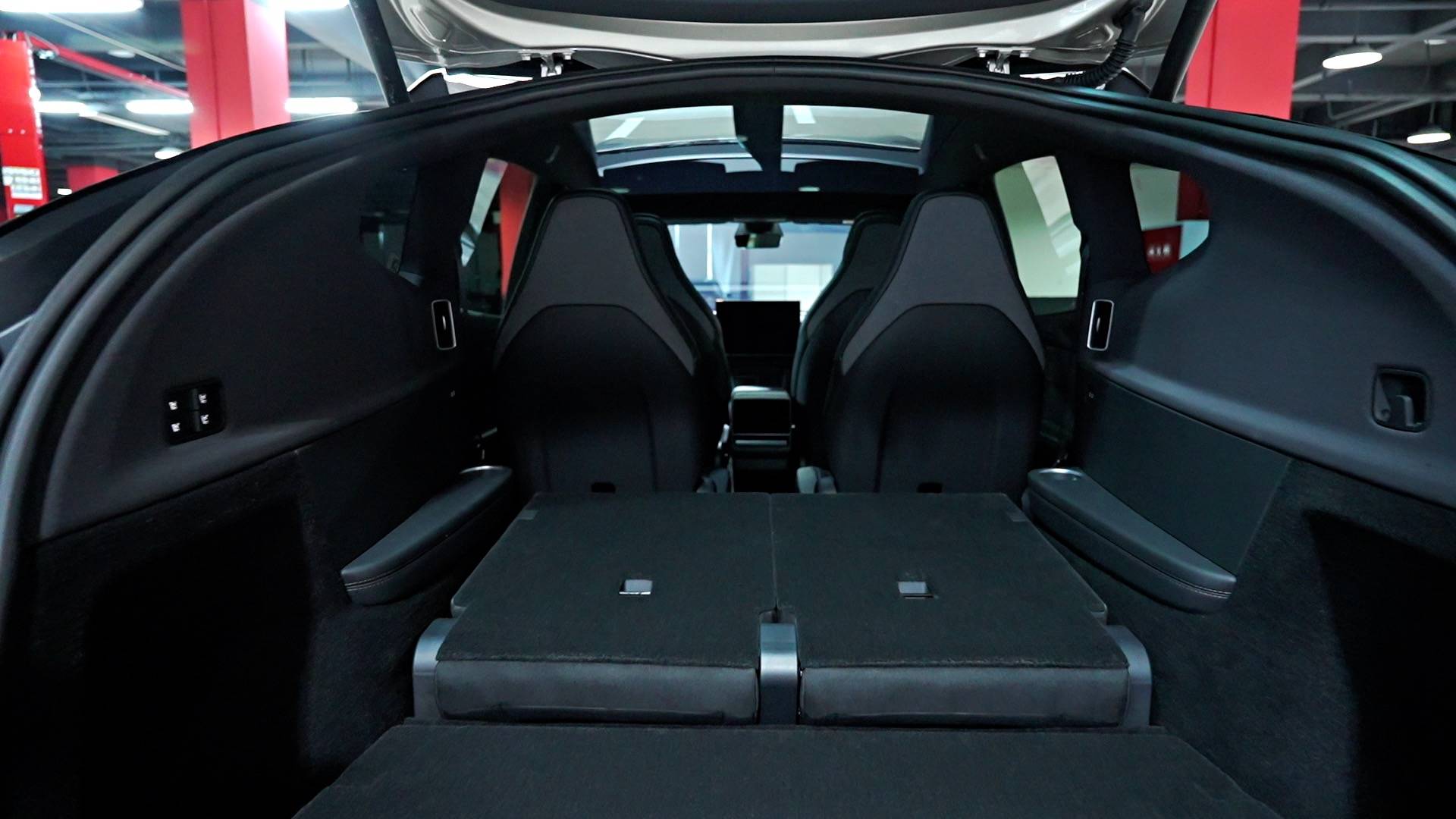 靜態體驗特斯拉Model YL:三排空間不磨人,33.9萬注定爆單
