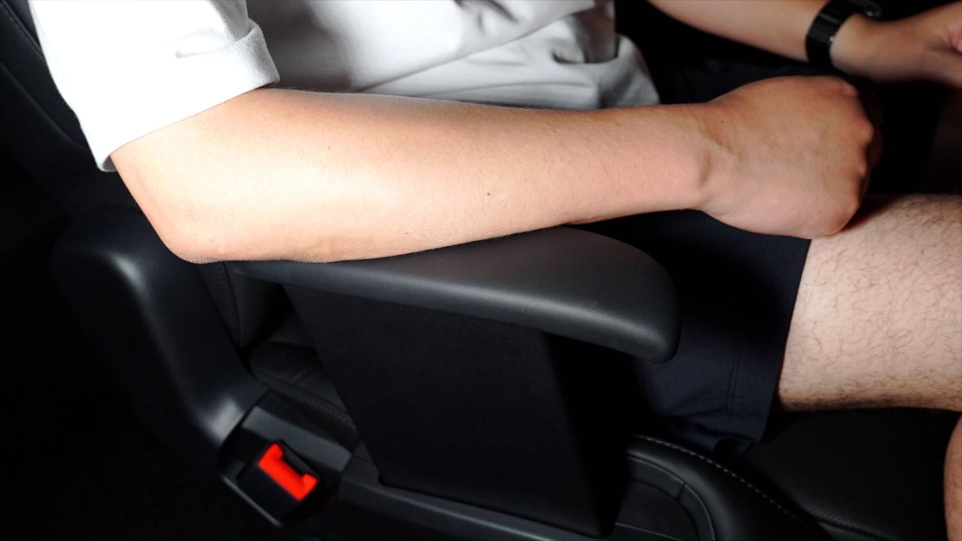 靜態體驗特斯拉Model YL:三排空間不磨人,33.9萬注定爆單