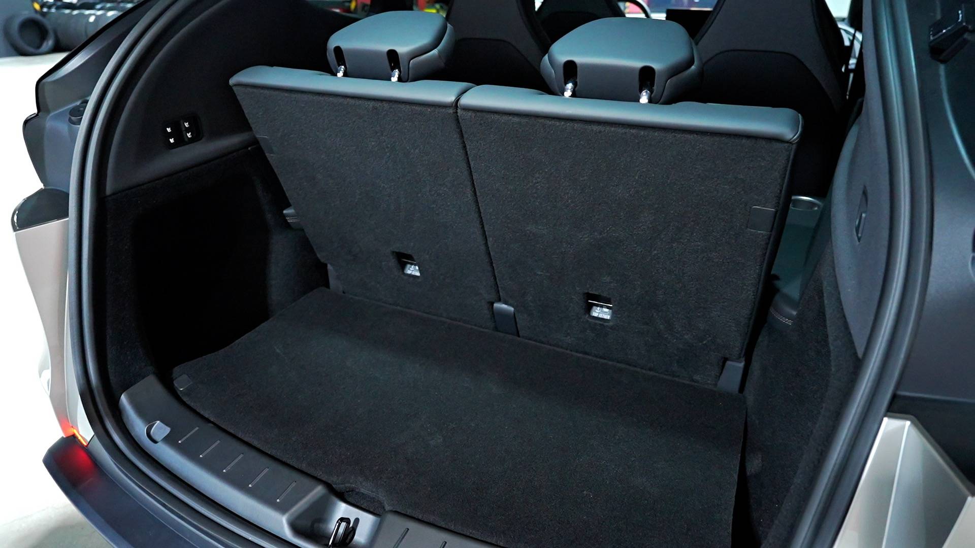 靜態體驗特斯拉Model YL:三排空間不磨人,33.9萬注定爆單