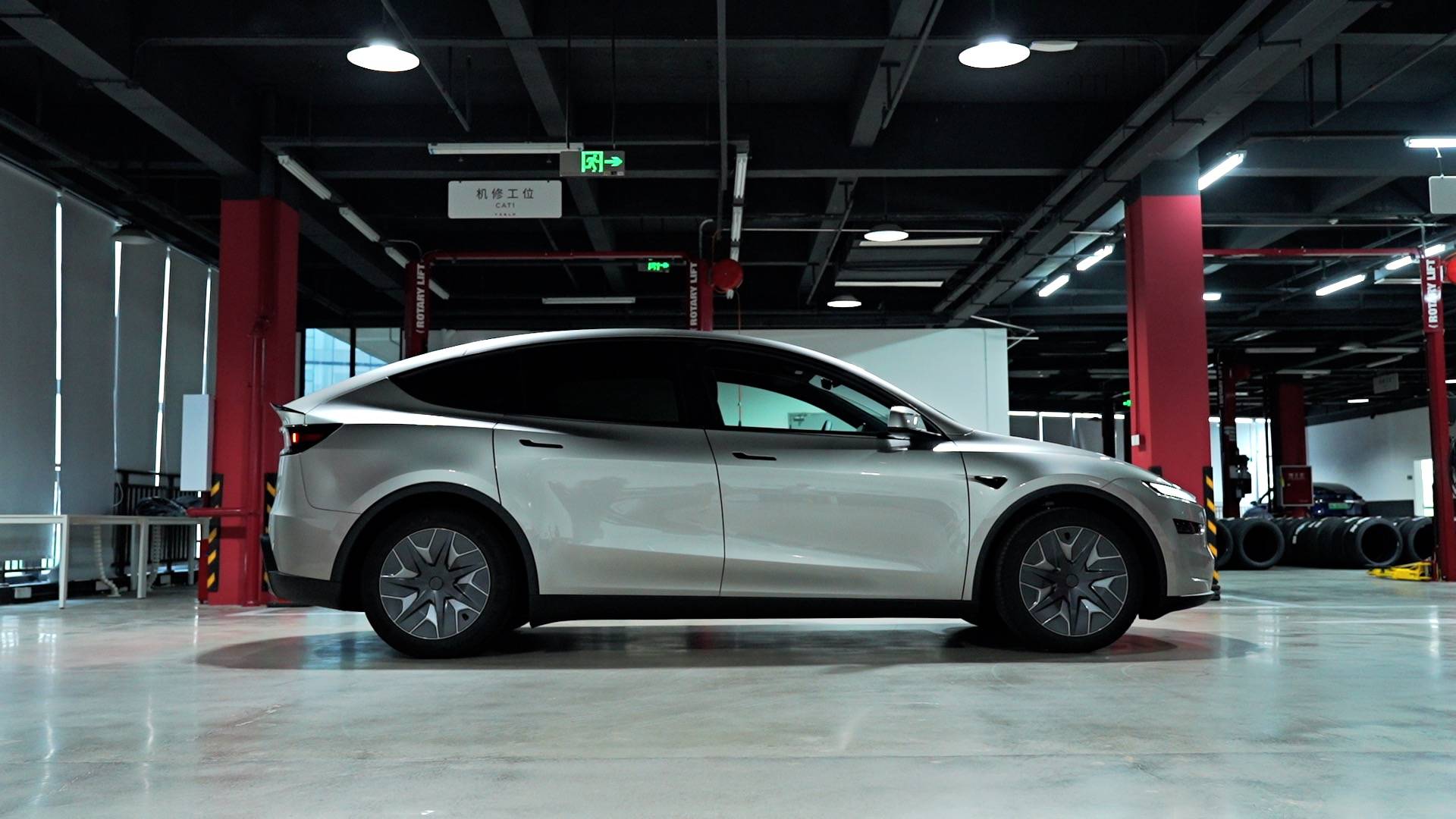 靜態體驗特斯拉Model YL:三排空間不磨人,33.9萬注定爆單