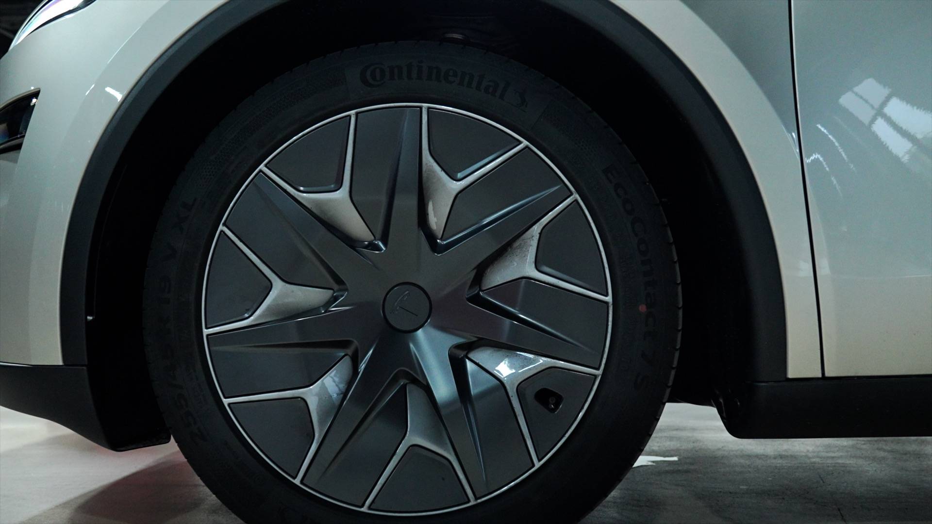 靜態體驗特斯拉Model YL:三排空間不磨人,33.9萬注定爆單