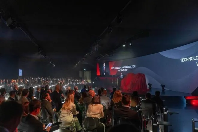 法拉利首款電車,一亮相就蒸發127億市值?