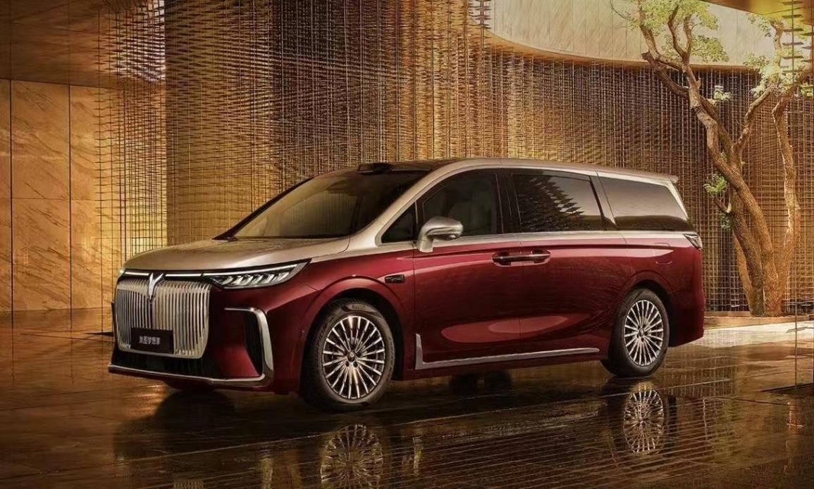 通過構(gòu)建嵐圖、猛士、奕派科技品牌矩陣,東風(fēng)實現(xiàn)了從豪華到主流市場的全面覆蓋 又一家自主新能源,要支棱起來了