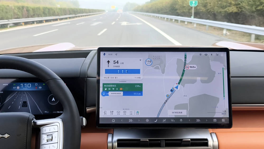 既有越野車的硬派,也有家用車的細膩,試駕方程豹鈦7