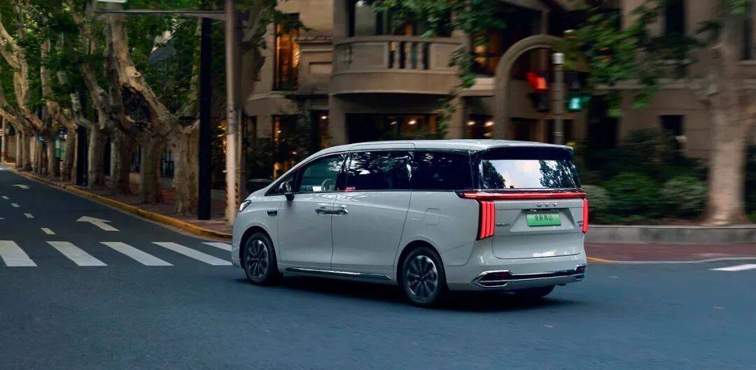 全新高山家族十月銷量破萬,魏牌高山7重塑家用MPV新格局