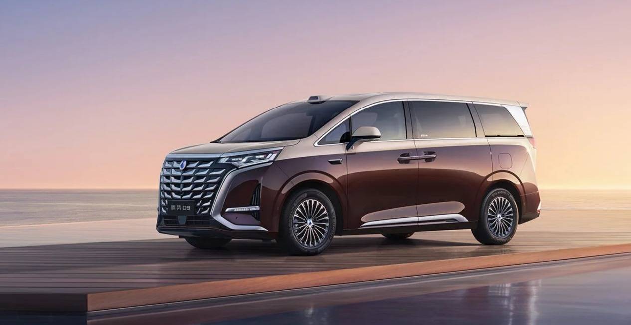 11月重磅車:BBA發(fā)力了,準備彎道超車新勢力?