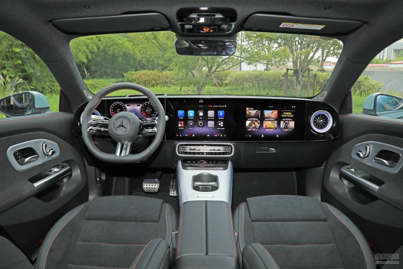 售價(jià)24.9-28.56萬元 全新梅賽德斯-奔馳純電CLA正式上市