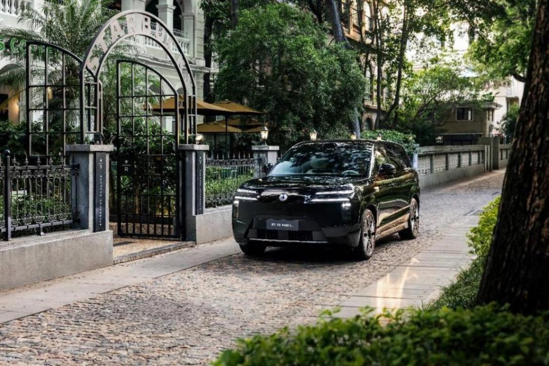 當金秋成熟之美遇見科技的從容 騰勢N8L 不止于豪華的移動棲心之所