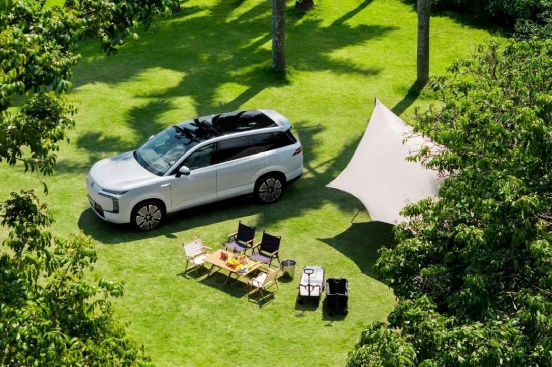 當金秋成熟之美遇見科技的從容 騰勢N8L 不止于豪華的移動棲心之所