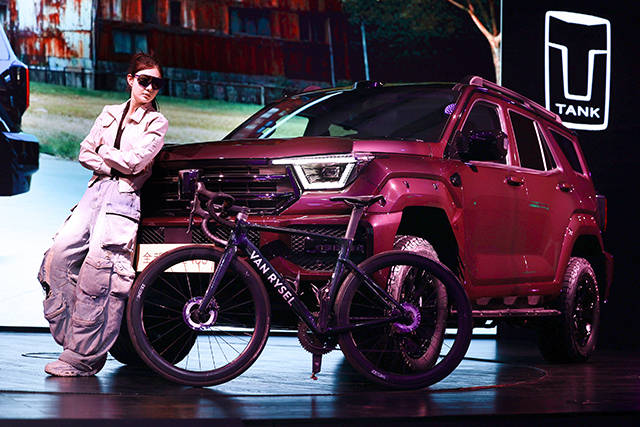 坦克轉(zhuǎn)型:全新坦克400重構(gòu)潮酷越野