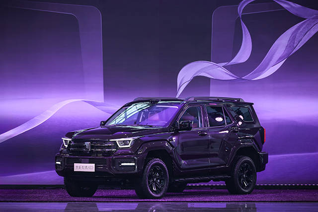 坦克轉(zhuǎn)型:全新坦克400重構(gòu)潮酷越野