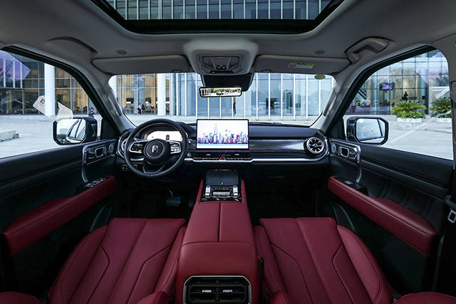 坦克轉(zhuǎn)型:全新坦克400重構(gòu)潮酷越野