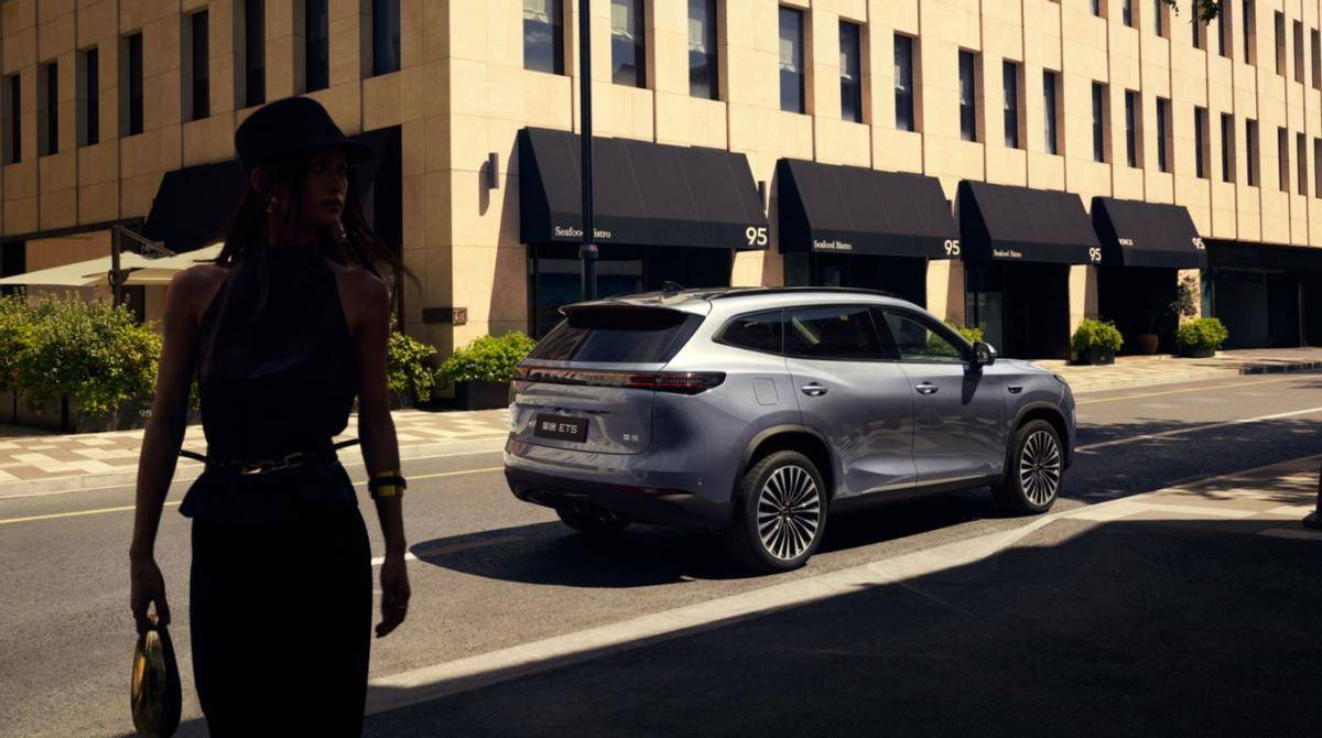 星途ET5 預售,15.99萬能否觸及50萬豪華?