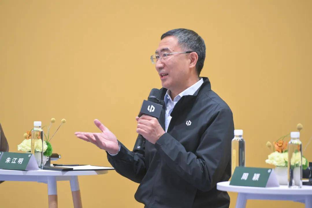 在Lafa5上市窗口,朱江明開始總結零跑的10年