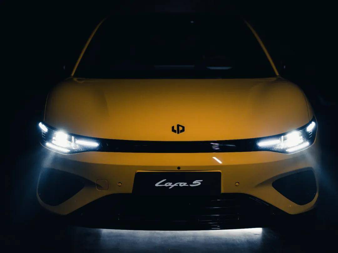 在Lafa5上市窗口,朱江明開始總結零跑的10年