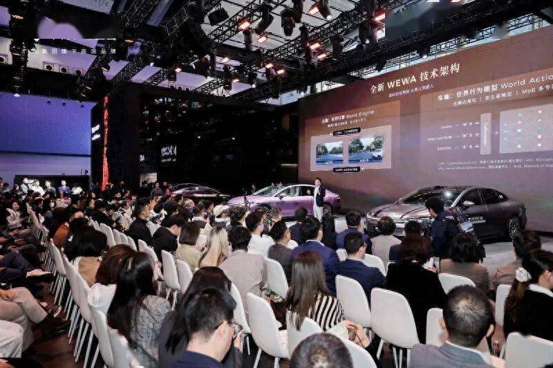 華系雙智旗艦轎車 廣汽昊鉑A800內飾首發,為高速L3商用沖刺