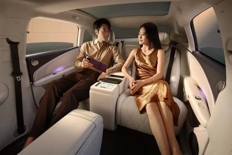 華系雙智旗艦轎車 廣汽昊鉑A800內飾首發,為高速L3商用沖刺