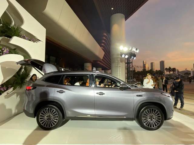 置換價13.49萬元起,星途ET5:飛魚底盤+獵鷹700,沖不沖?