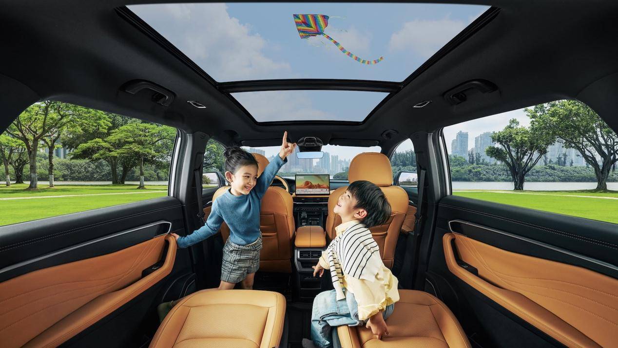 吉利第三代豪越L上市,大空間家庭SUV,官方指導價9.99萬元至12.99萬元