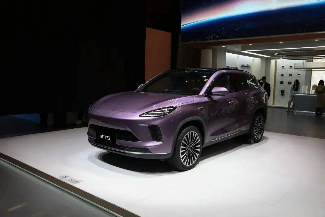 星途黯淡:一個“塔尖”品牌的生死考驗