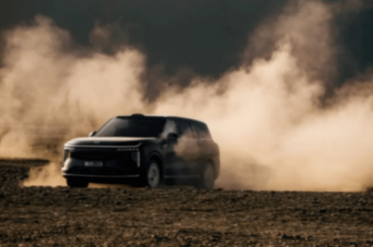 為9系亂戰畫上完美句號!智己LS9只做一件事:給30萬級大六座SUV市場一個滿分答案